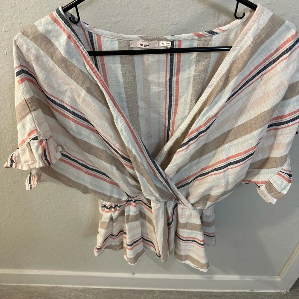 Francesca’s Mi Ami Peplum Top - Picture 2 of 6